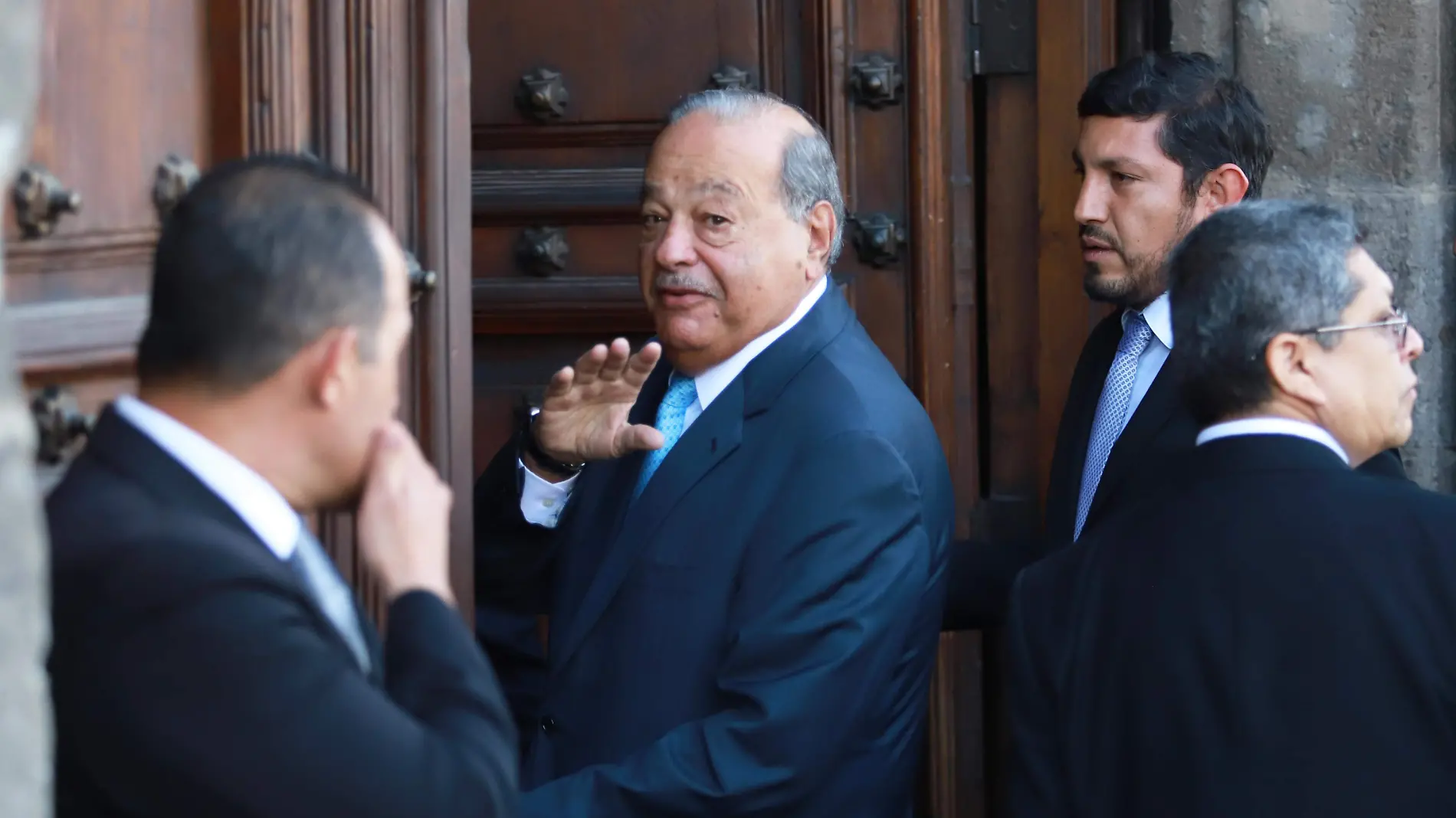 CARLOS SLIM alejandro aguilar  (2)